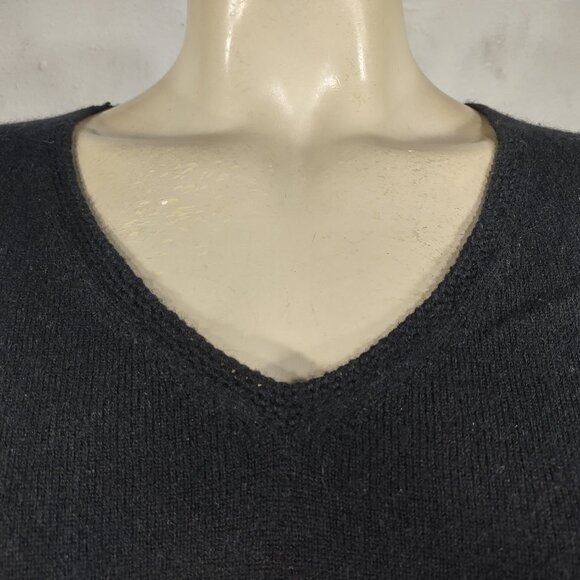 Talbots black 100% Cashmere crocheted V-Neck pullover sweater ladies Medium - Picture 3 of 9